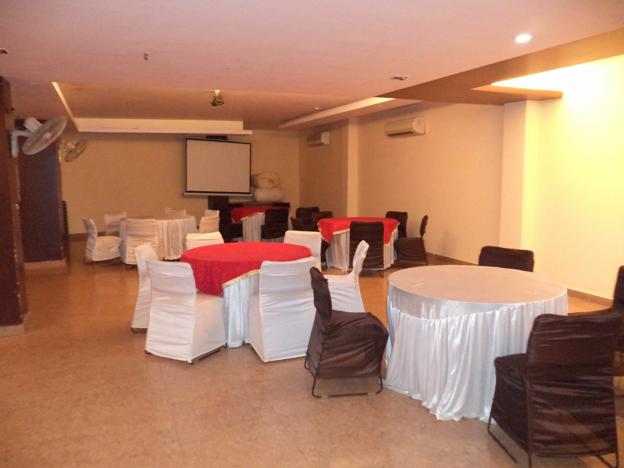 Hotel O Kochar Plaza Delhi  Extérieur photo